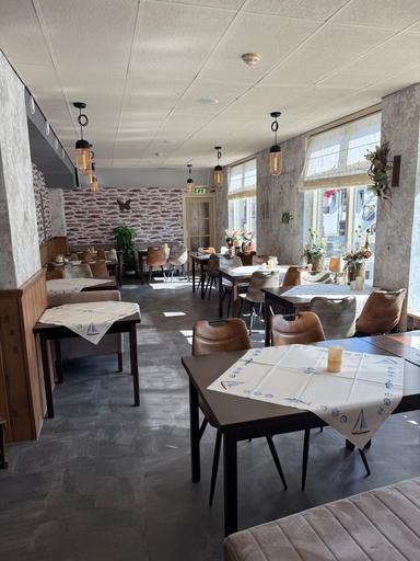 Others 2, Hotel de Driesprong, Stede Broec