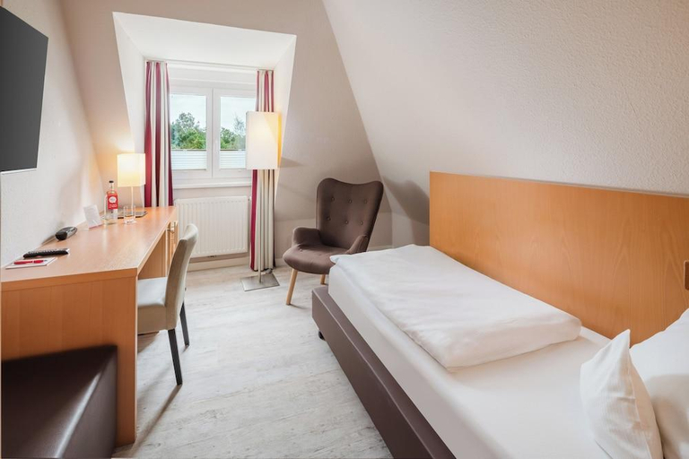 Bedroom 3, Moin Hotel Cuxhaven, Cuxhaven