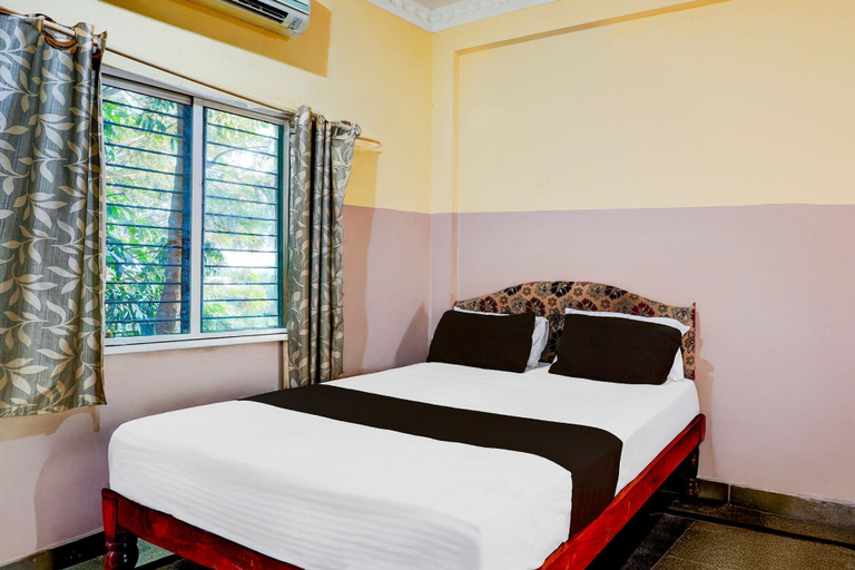 Others 3, Deluxe Mayuri Lodge, Chikballapura