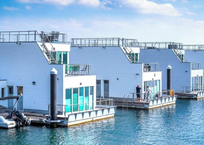 Others 2, Houseboat in Kappeln With Swimming Pool, Schleswig-Flensburg