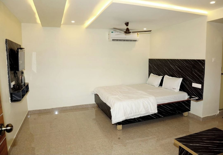 Others 3, Hotel mahadev grand, Krishna