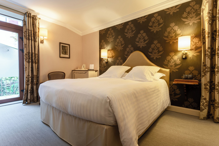 Bedroom 3, Citotel Le Sphinx, Drôme