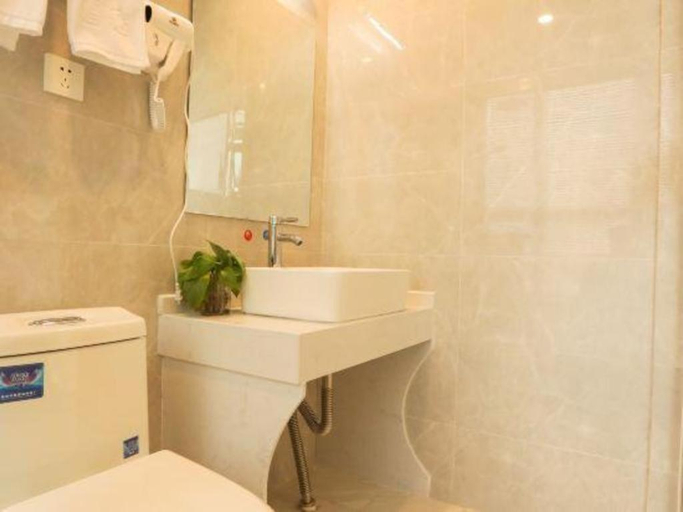 Bathroom 4, Shell Shanghai Jiading Nanxiang Town Minzhu Street, Shanghai