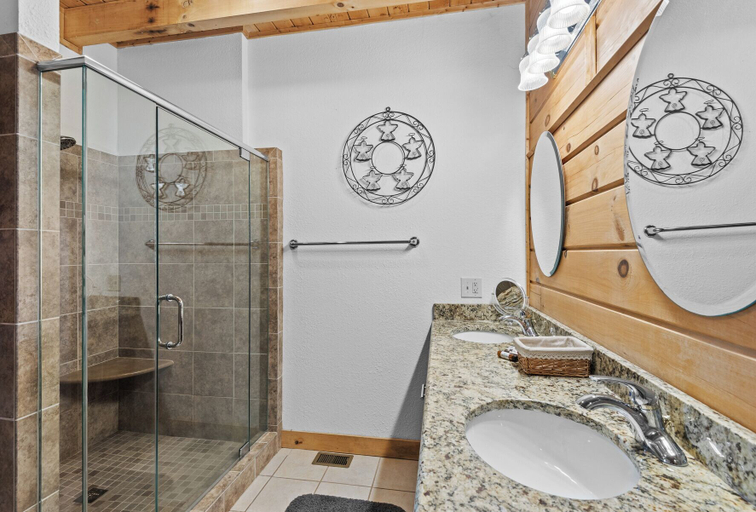 Others 5, Elk Ridge Lodge, Avery