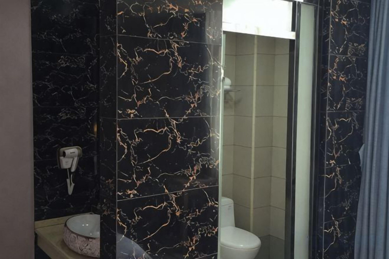 Bathroom 3, Aiwu Inn Daxin County Detian Waterfall, Chongzuo