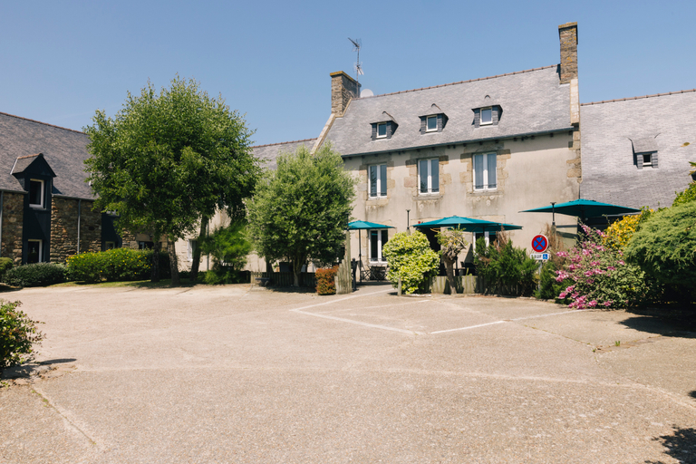 Exterior & Views 2, Logis Hotel la Grassinais Saint-Malo, Ille-et-Vilaine
