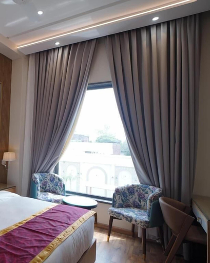 Others 5, Hotel Swarn Palace, Saharanpur