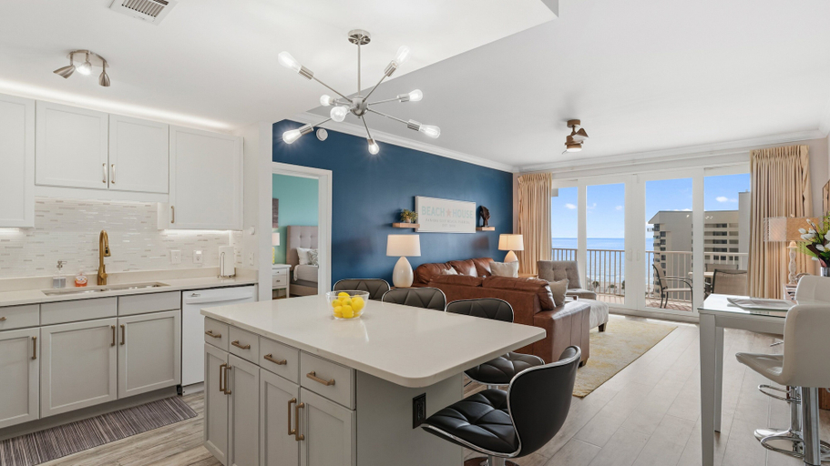 Others 3, Laketown Wharf 809, Bay