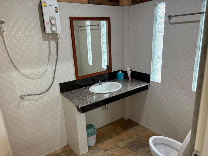 Bathroom, I-Inresort Ranong, K. Suk Samran