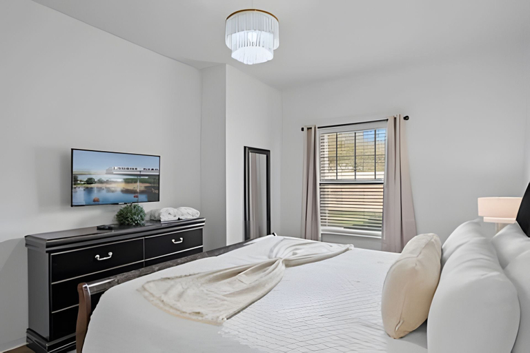 Others 5, Modern 3BR Villa Near Disney & Resort Access, Osceola