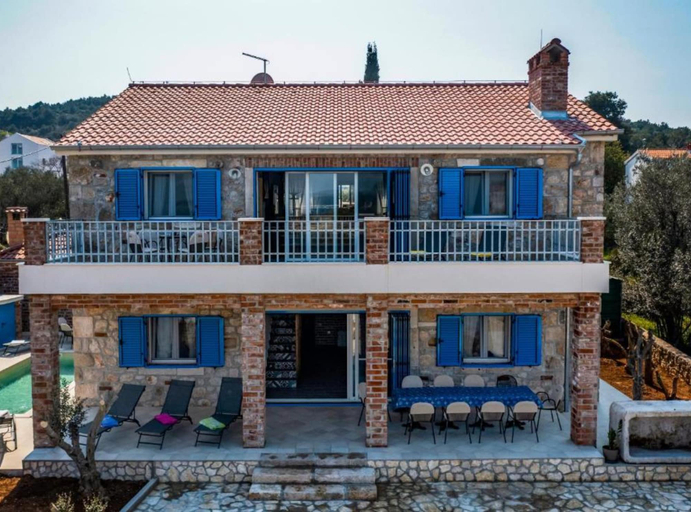 Others 4, Villa Panda, Pašman