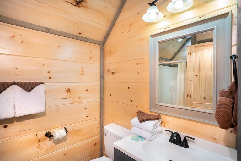 Bathroom, Serenity Studio, Sevier