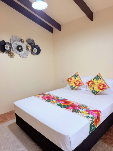 Others 2, Mountain Views, 3BR Family Home, Near Muri Beach, Rorotonga