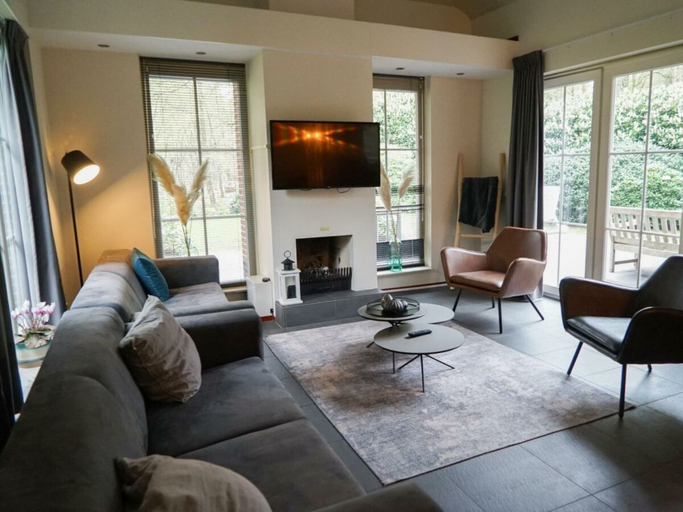 Others 3, Villa in Beekbergen With Terrace, Apeldoorn