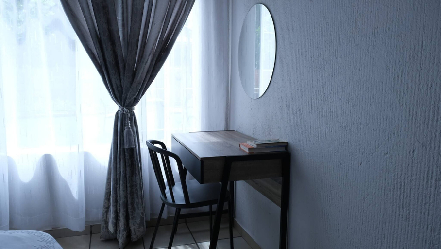 Others 3, Executive Garden Flat in Plk, Capricorn