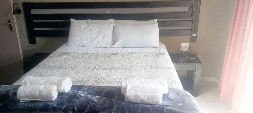 Others 3, Teklos  Lodge, Mhlambanyatsi