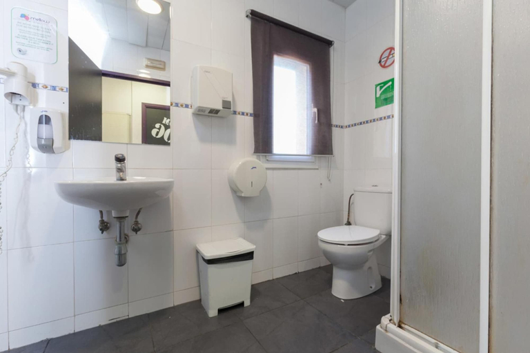 Bathroom 4, Mellow Hostel Barcelona, Barcelona