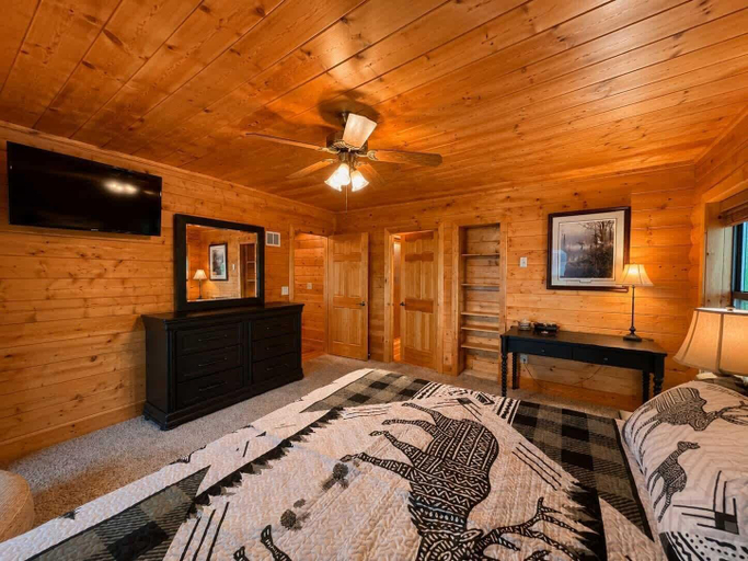 Others 2, Hollow Tree Lodge With Game Room, Camden