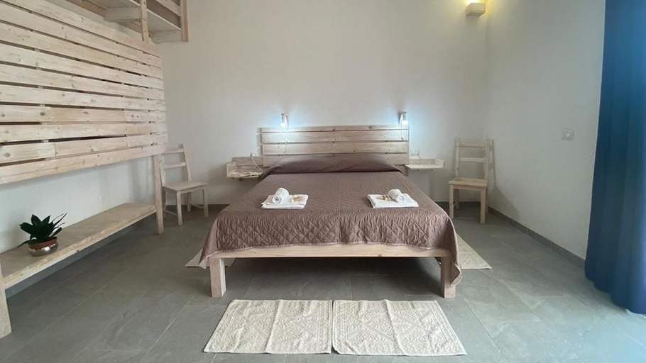 Bedroom 3, I tre schen, Carbonia-Iglesias