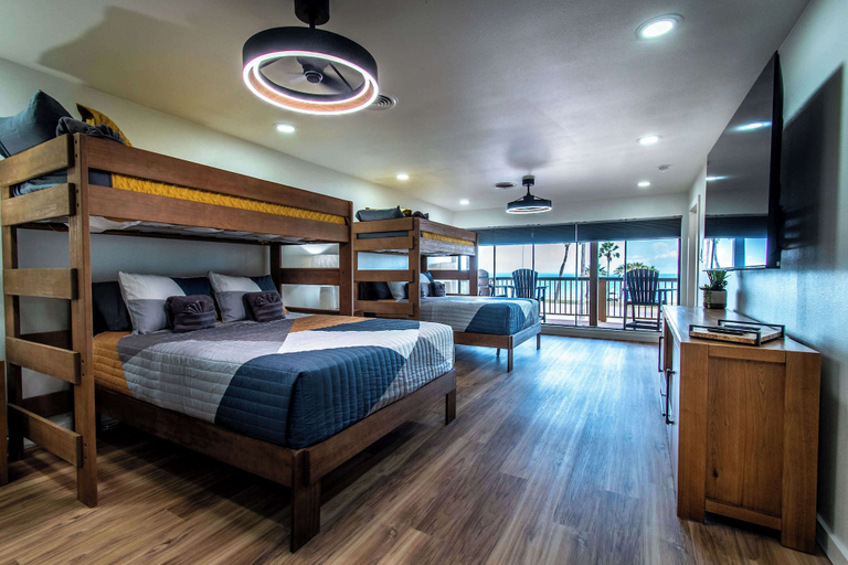 Others 3, Beachfront Bliss Panoramic Ocean Views Sleeps 33, Nueces