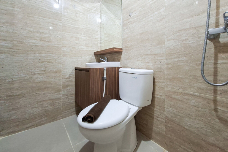 Others 3, Warm And Restful Studio Room At Apartment Transpark Bintaro, South Tangerang