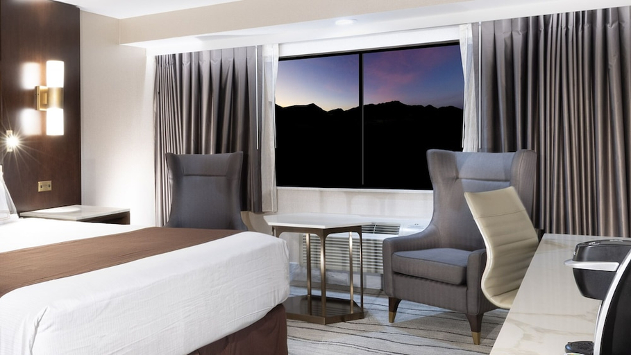 Bedroom 2, Peppermill Hotel Casino in W Wendover, Nevada, Elko