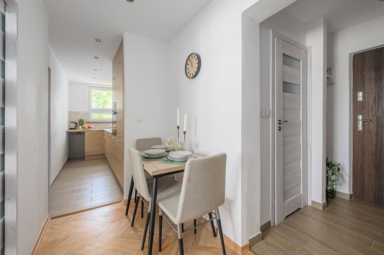 Others 4, Lumina 3-room Apart near Park & Balcony, Warsaw