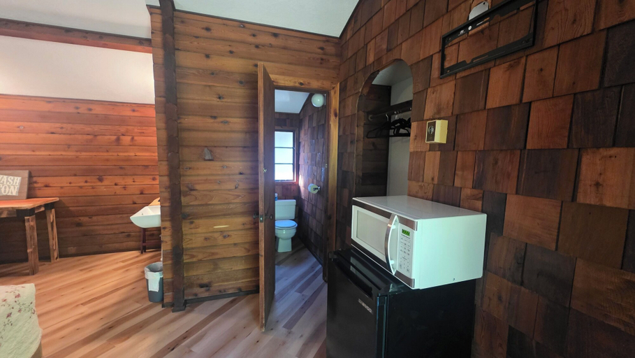 Others 2, Bear Creek Cabins, Clallam