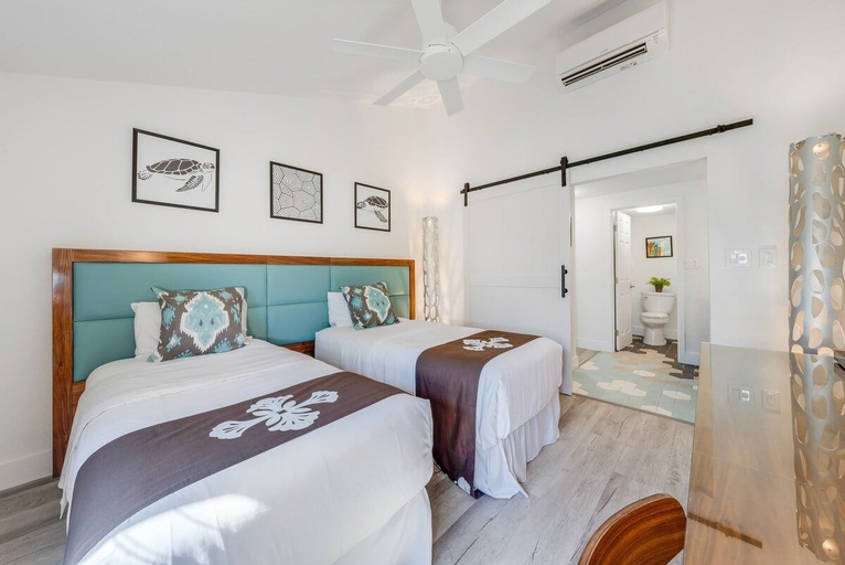 Others 5, Renovated Oceanfront to Whale Watch Relax-napili Point C3, Maui