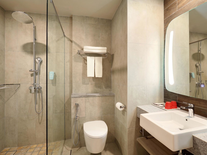 Bathroom 5, ibis Melaka, Malacca City