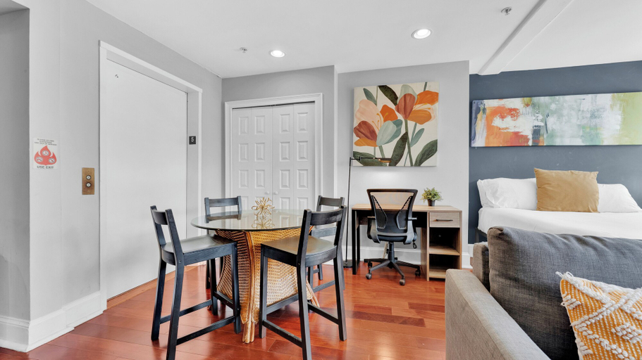 Others 4, Apartment at 117 Chestnut Philadelphia, Philadelphia