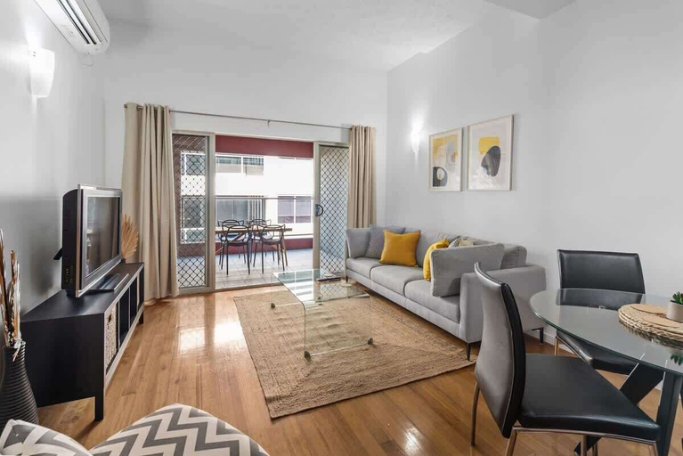 Others 5, Hipster Loft! ~ 1bed/study/1bath/balconies/1car, Newstead