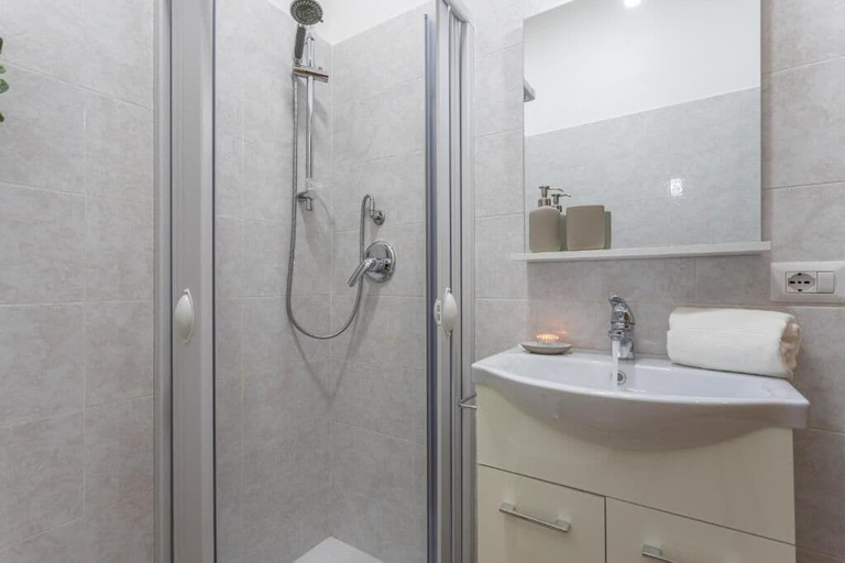 Bathroom 5, Casa Abeba, Rome