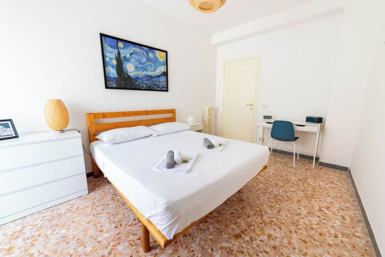 Bedroom 2, Casa Tripolitania, Roma