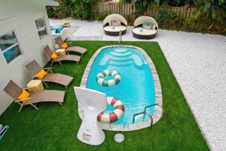 Others 4, Resort Style Backyard Pickleball Pool Putt Putt, Pinellas