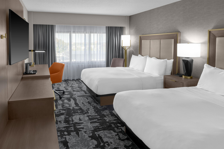 Bedroom 2, DoubleTree by Hilton Springfield, Greene