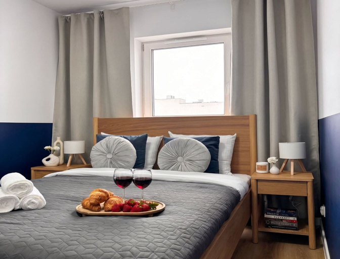 Others 3, Bright Apartment for 4 Guests With Balcony in Lodz, Łódź