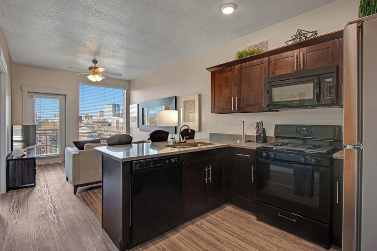 Others 5, Modern SLC Condo in Safe Area: Hot Tub & Mountain Access, Salt Lake