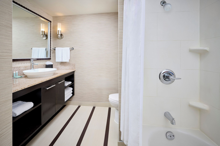 Bathroom 5, Fairfield Inn & Suites by Marriott Guelph, Wellington