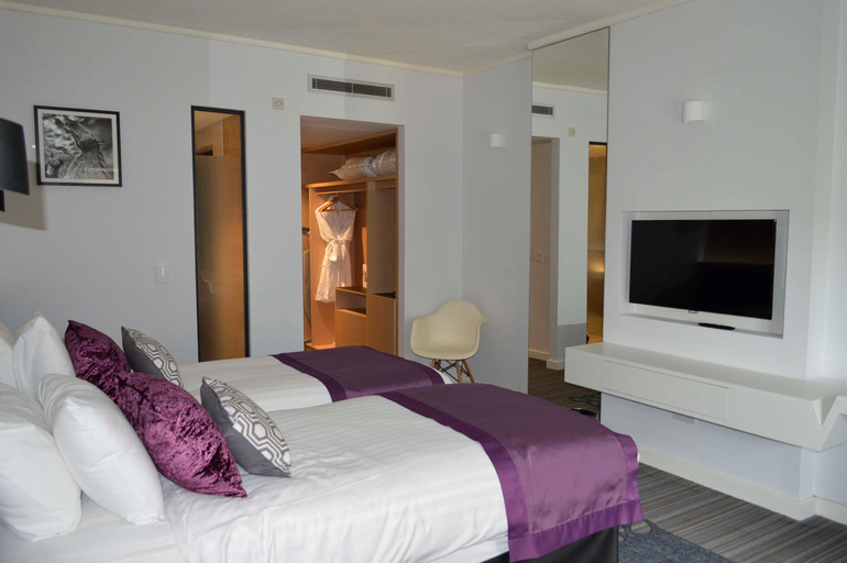Bedroom 3, Golden Jubilee Conference Hotel, West Dunbartonshire