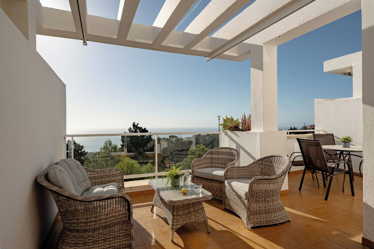 Others 2, Stylish 2BR Apt. with Stunning Sea Views, Málaga