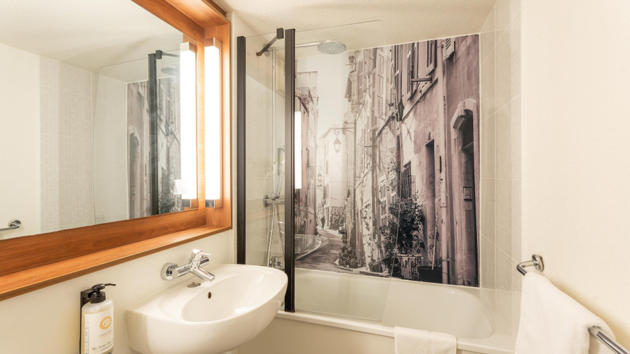 Bathroom 4, Campanile NATURE - Vannes, Morbihan