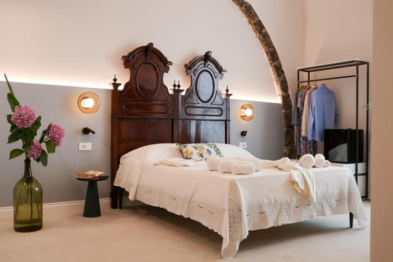 Bedroom 4, LA BARONESSA, Catania