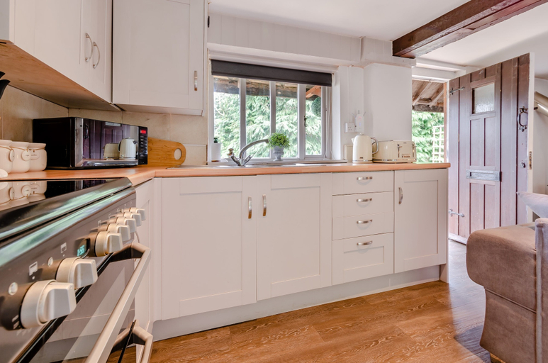 Others 5, Cottage - Sleeps 4 - Parking, Worcestershire