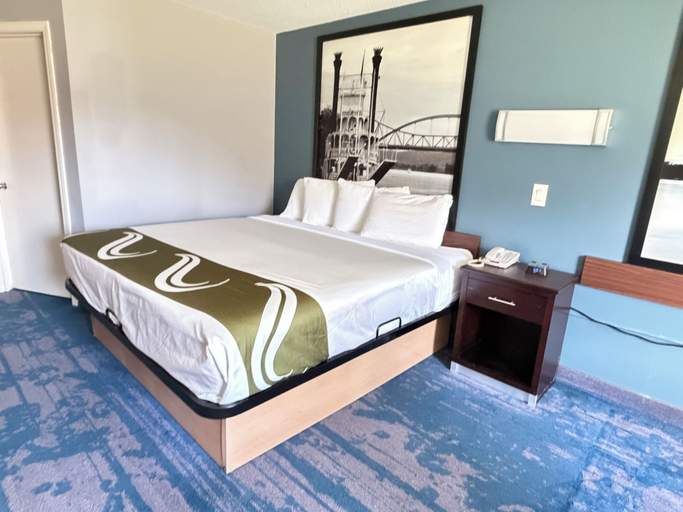 Bedroom 4, Northwood Inn Prairie Du Chien, Crawford