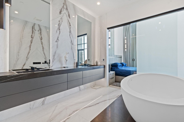Others 2, Luxury in Downtown L.A, Los Angeles