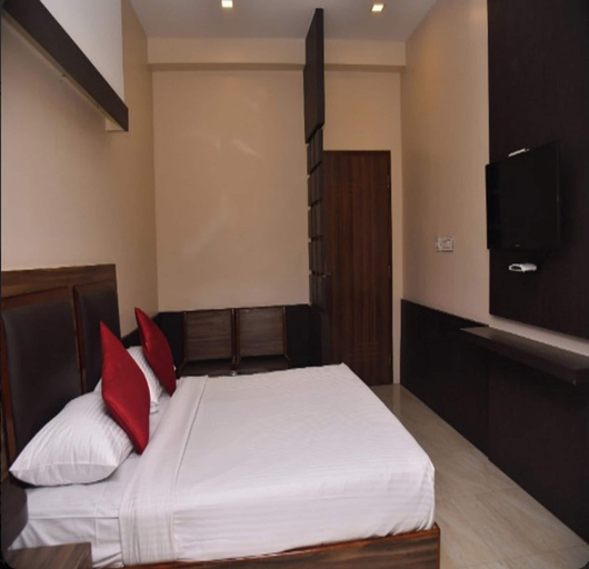 Others 5, AAR Royal Residency, Tirunelveli
