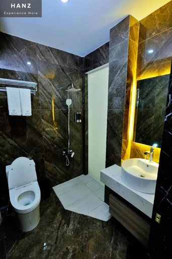 Bathroom 4, Diamond Hotel, Ho Chi Minh City