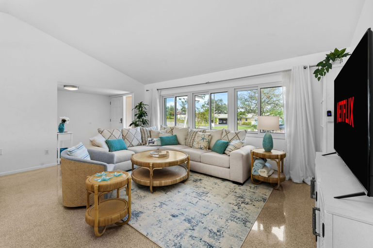 Others 4, Breezy Blue-pool Hot Tub Minutes to Beach Games, Pinellas
