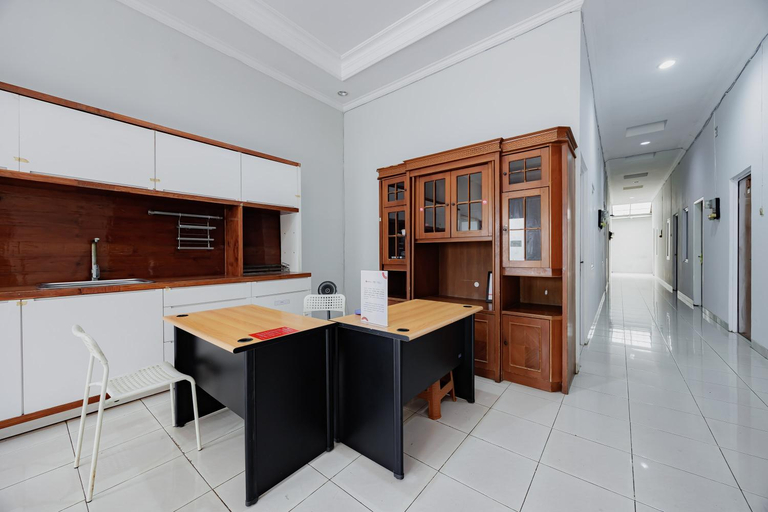 Public Area 3, RedDoorz @ Victory Homestay Karawaci, Tangerang